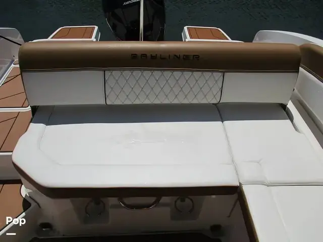 Bayliner DX2200