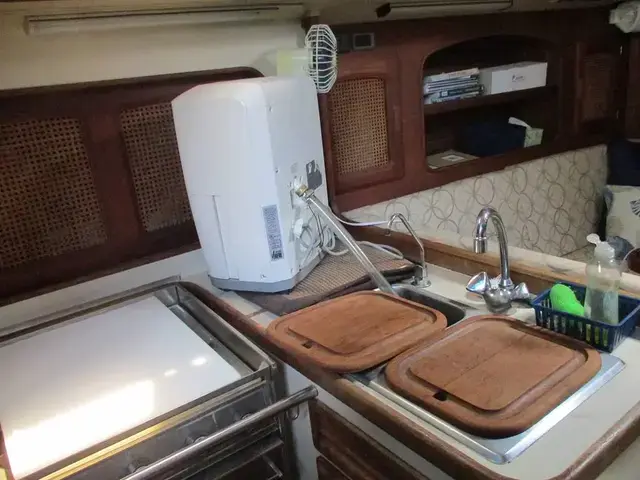 Islander 40