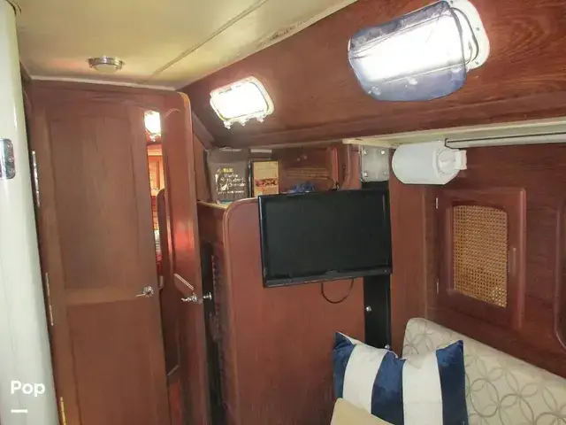 Islander 40