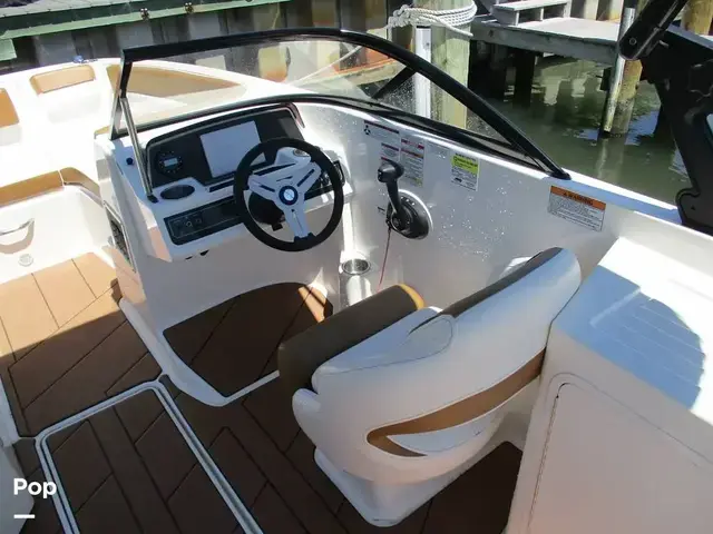 Bayliner DX2200