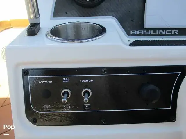 Bayliner DX2200