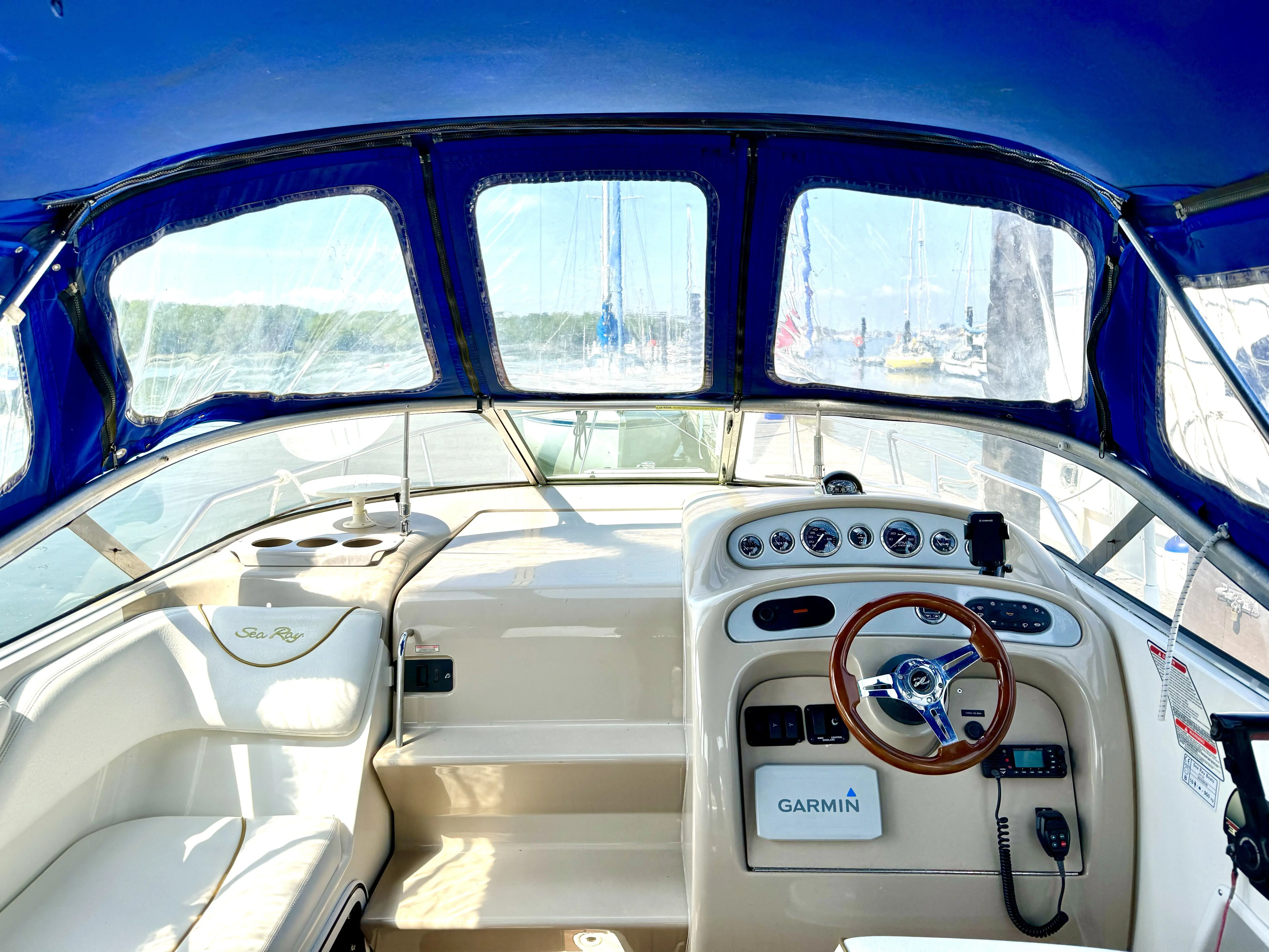 2000 Sea Ray sundancer 260