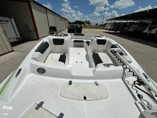 Tracker Boats Tahoe Series 1950