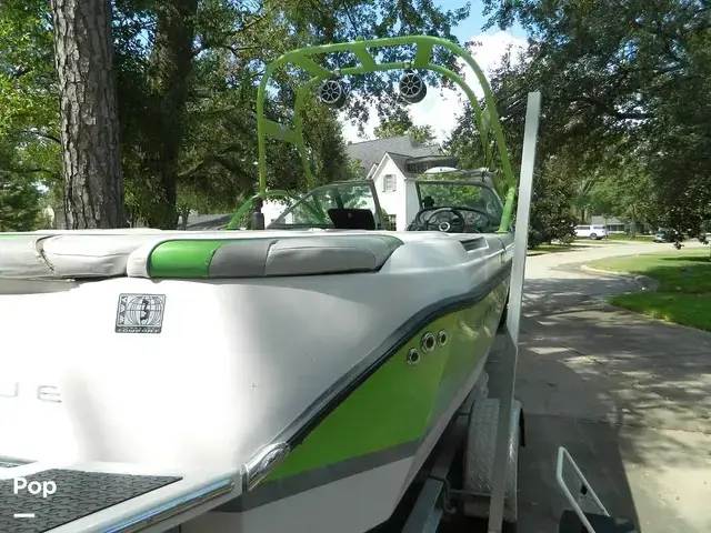 Nautique Boats Super Air 210TE