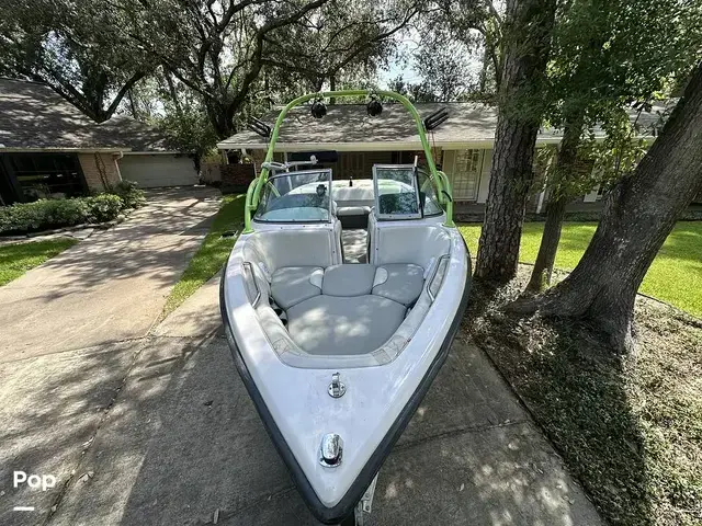 Nautique Boats Super Air 210TE