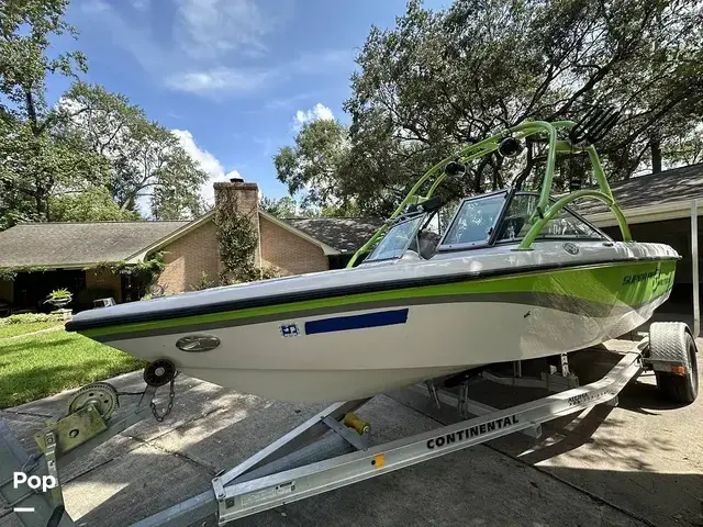 Nautique Boats Super Air 210TE