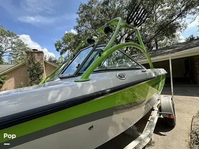 Nautique Boats Super Air 210TE