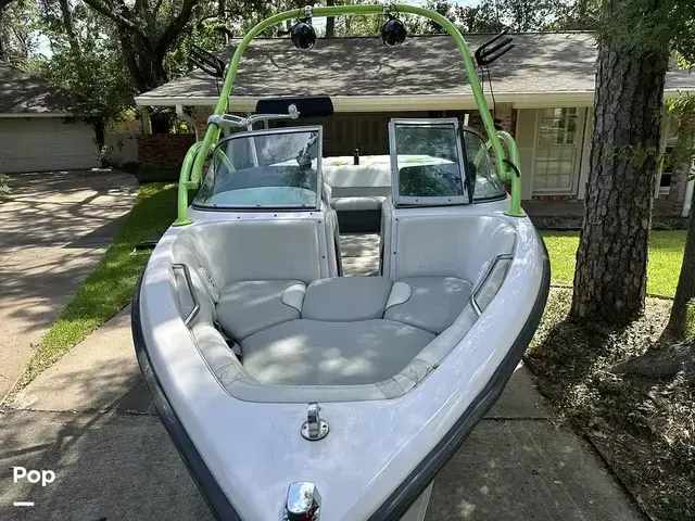 Nautique Boats Super Air 210TE