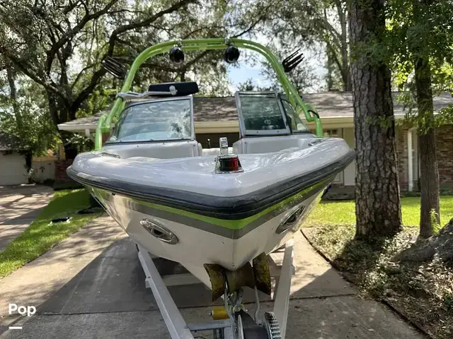 Nautique Boats Super Air 210TE