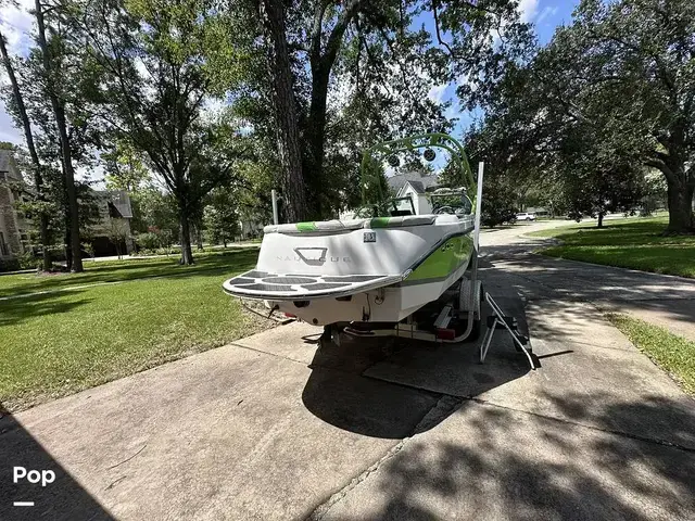 Nautique Boats Super Air 210TE