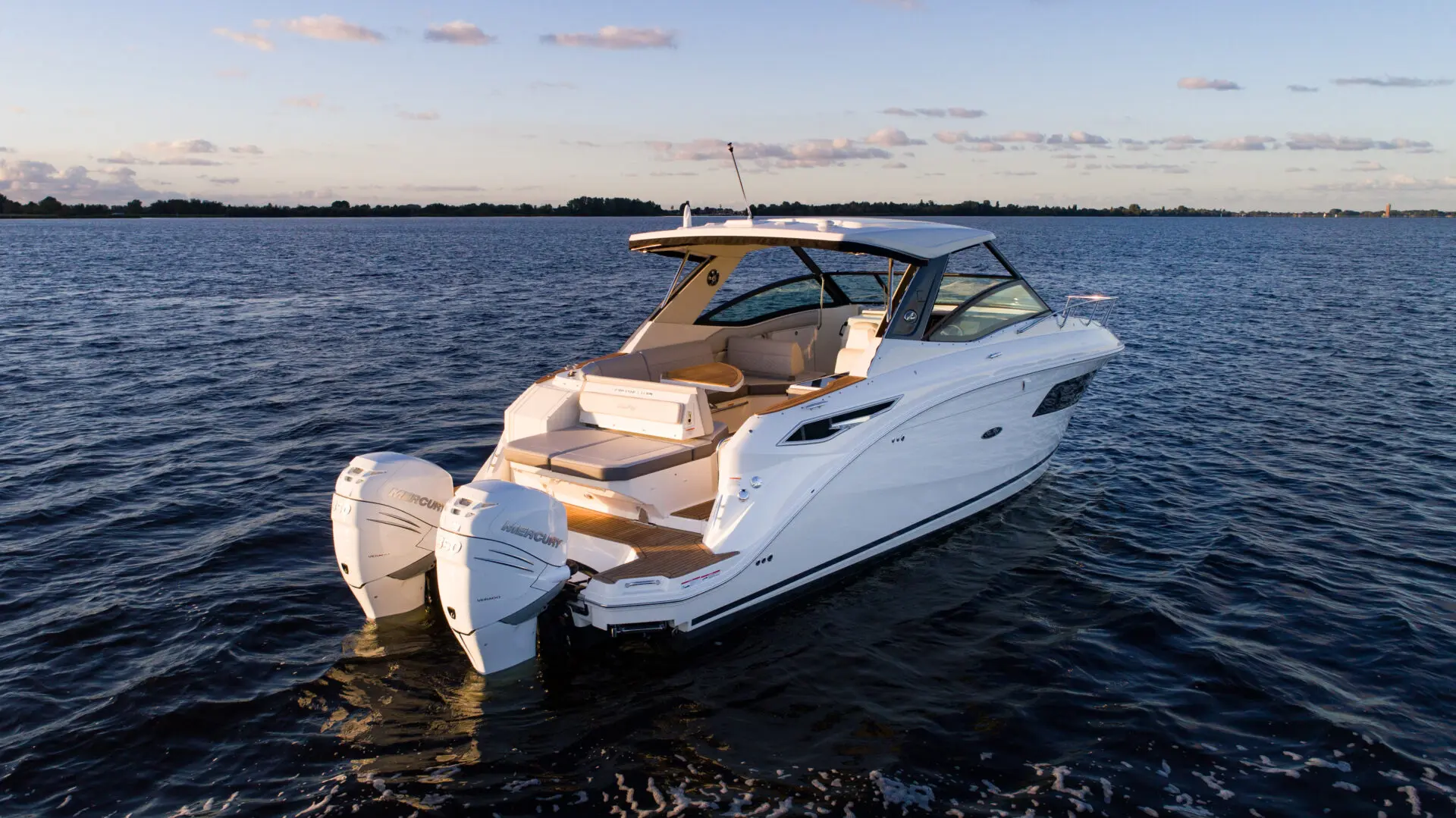 2024 Sea Ray 320 sundancer