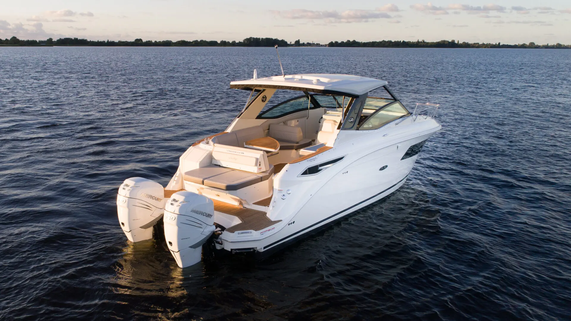 2024 Sea Ray 320 sundancer