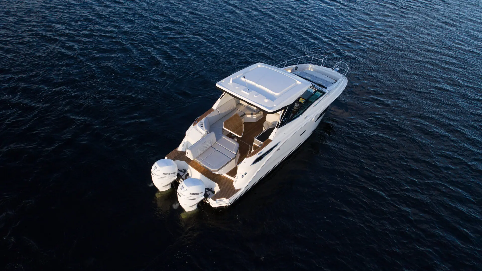 2024 Sea Ray 320 sundancer