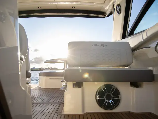 Sea Ray Sundancer 320