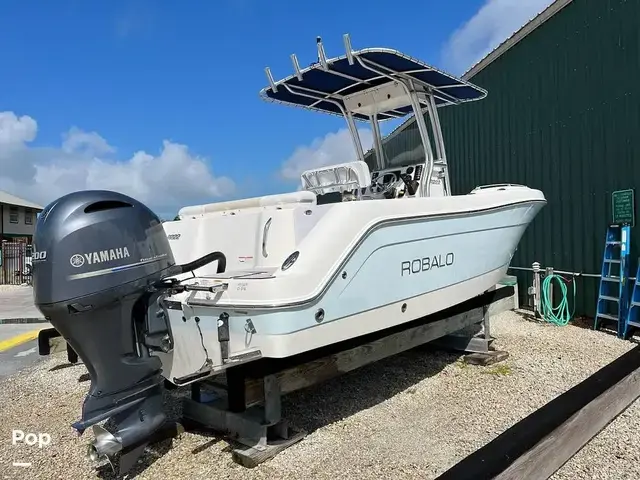 Robalo R222