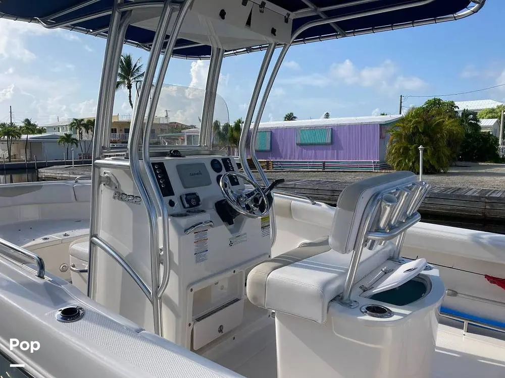 2015 Robalo r222