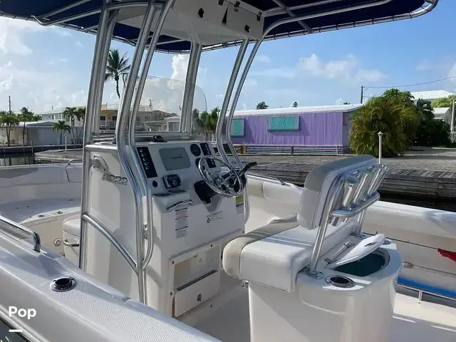 Robalo R222