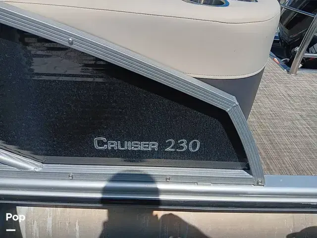 Harris Cruiser 230