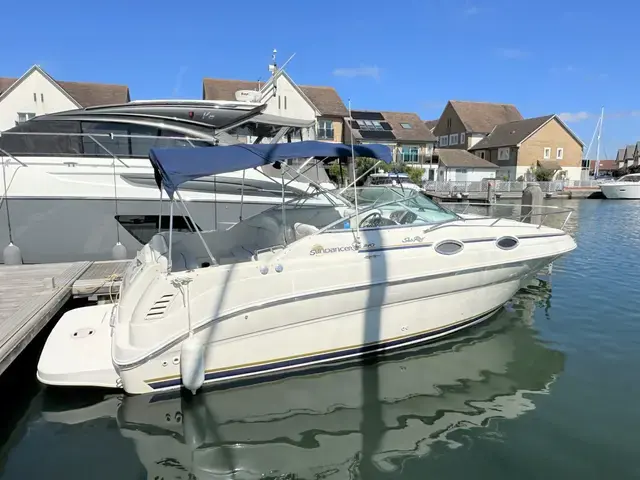 Sea Ray Sundancer 240