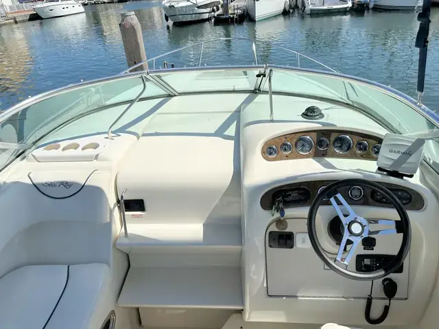 Sea Ray Sundancer 240