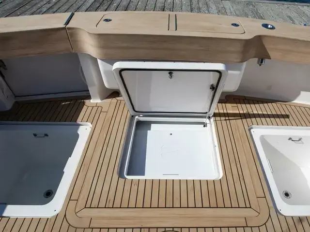 Viking Yachts 58 Convertible