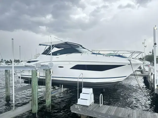 Sea Ray Sundancer 320