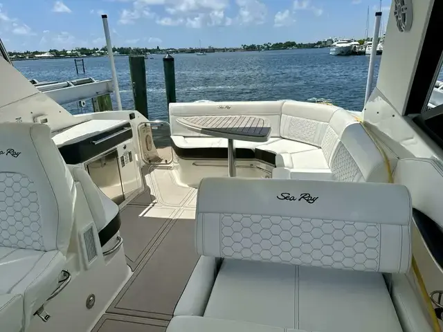 Sea Ray Sundancer 320