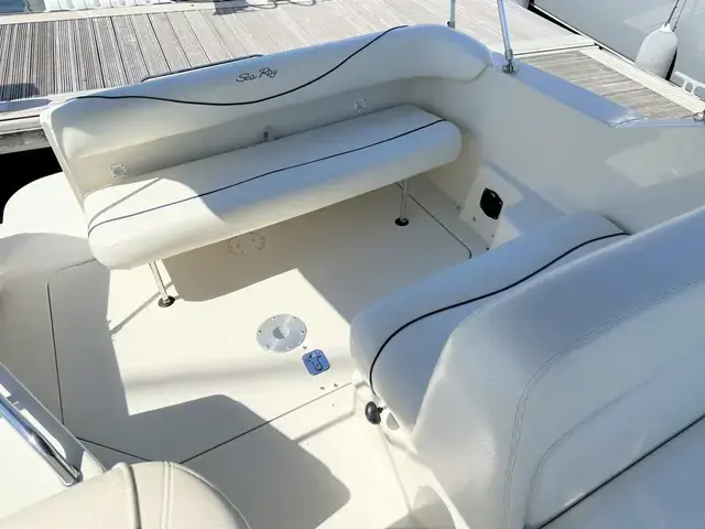 Sea Ray Sundancer 240