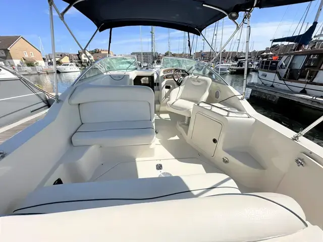 Sea Ray Sundancer 240