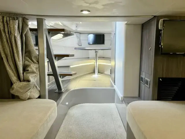 Sea Ray Sundancer 320