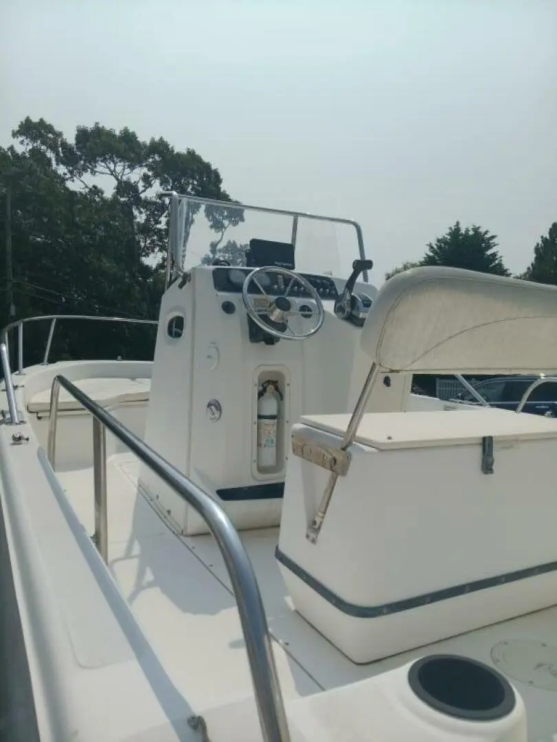 2004 Boston Whaler dauntless