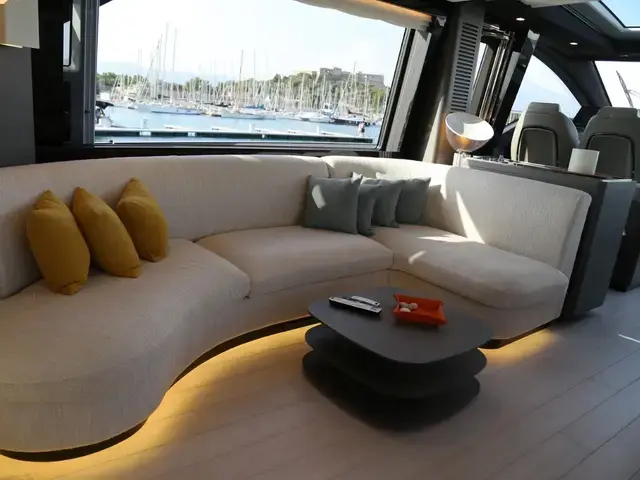 Azimut S8