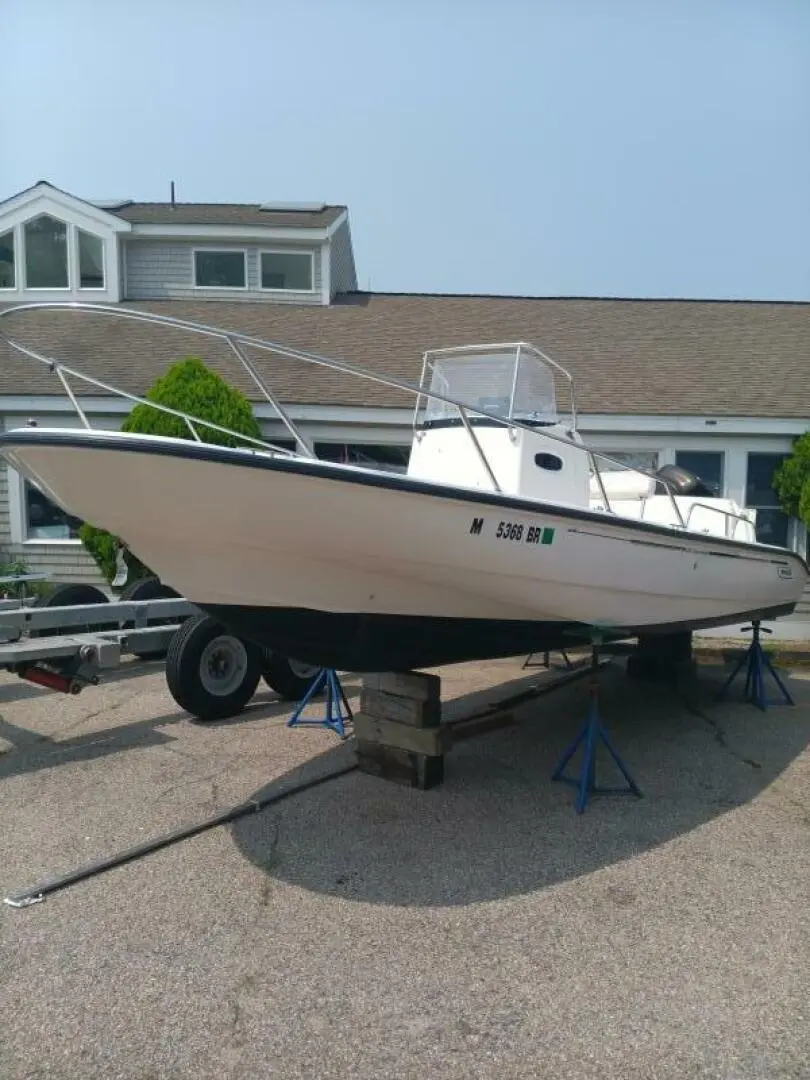 2004 Boston Whaler dauntless