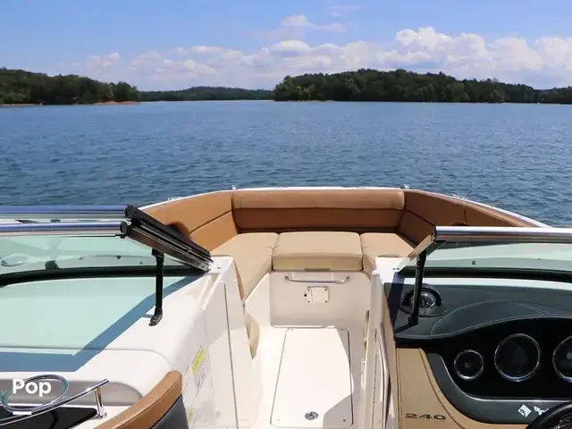 Sea Ray 240 Sundeck