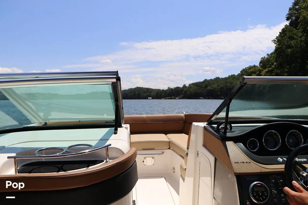 2015 Sea Ray 240 sundeck