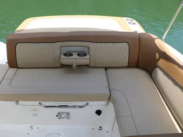 Sea Ray 240 Sundeck