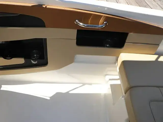 Sea Ray 240 Sundeck