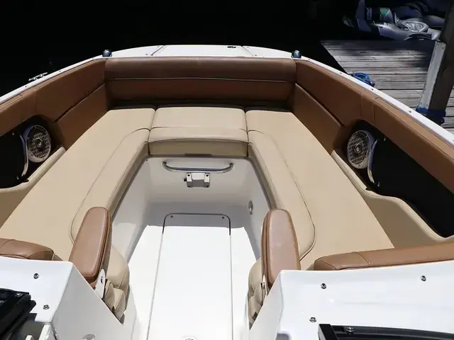 Sea Ray 240 Sundeck