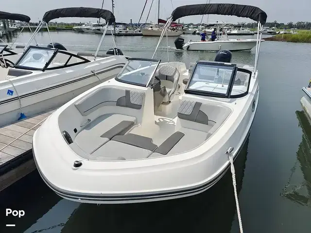 Bayliner Vr6