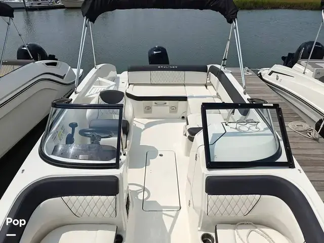 Bayliner DX2200