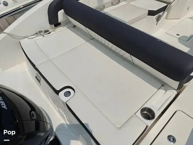 Bayliner DX2200