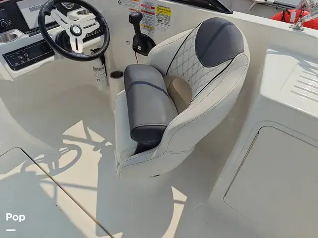 Bayliner DX2200