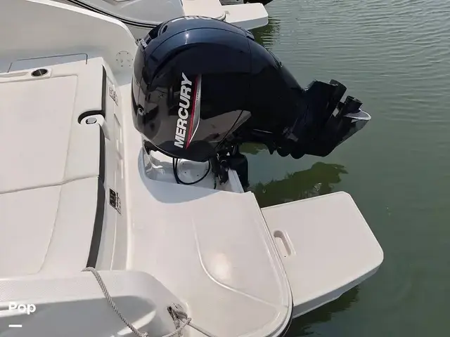 Bayliner DX2200