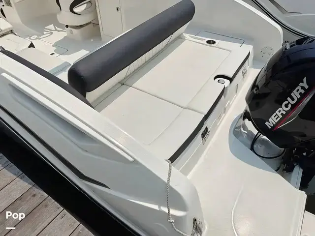 Bayliner DX2200