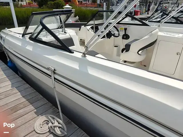 Bayliner DX2200