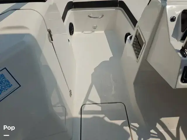 Bayliner DX2200