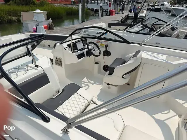 Bayliner DX2200