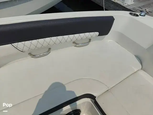 Bayliner DX2200