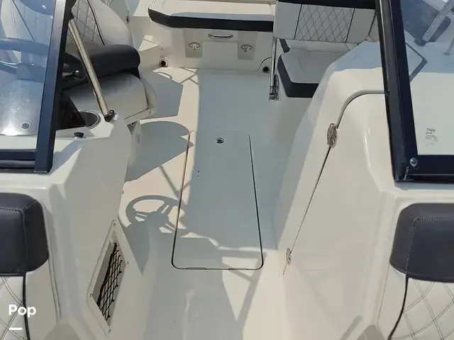 Bayliner DX2200