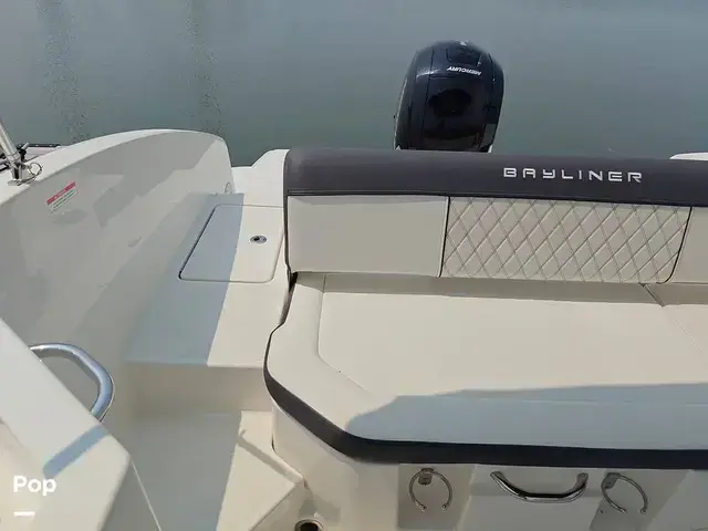 Bayliner DX2200